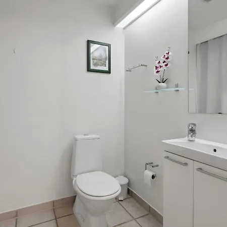 Two-bedroom In Appartement *